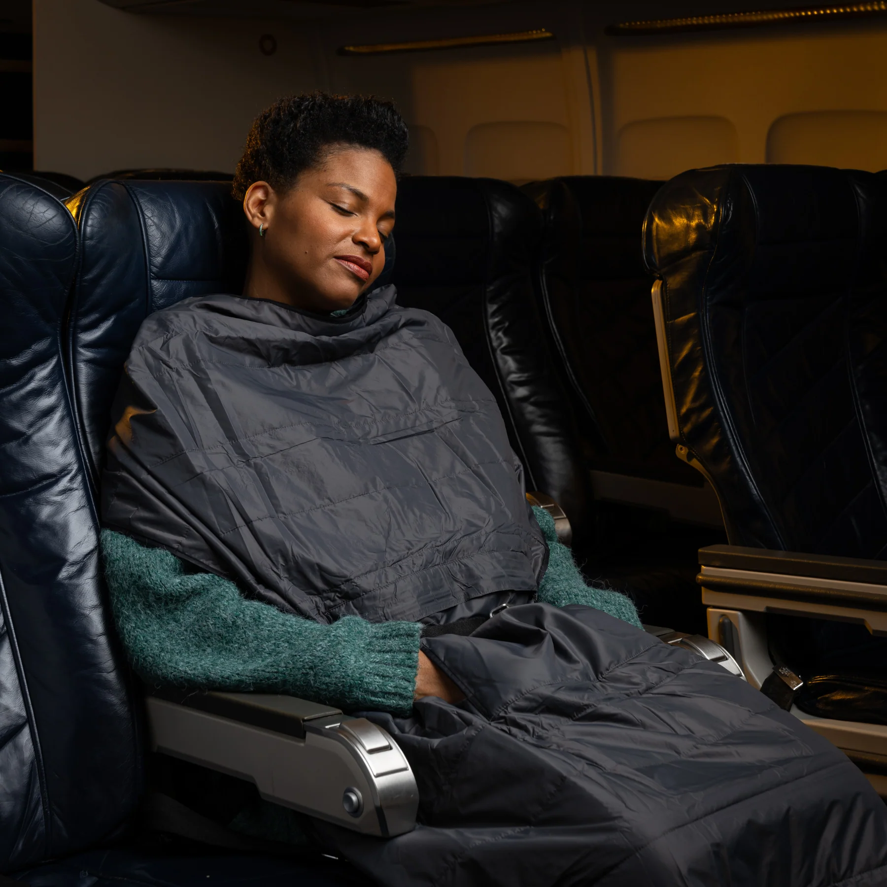 TRTL 'MINI WRAP' TRAVEL BLANKET - Image 6